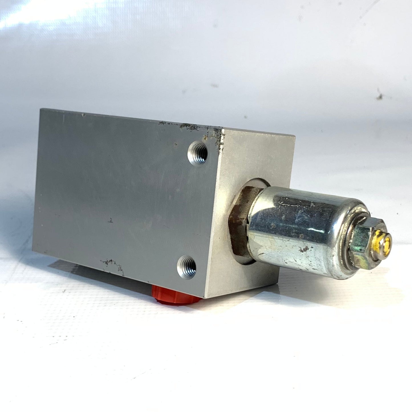 3568336 VALVE