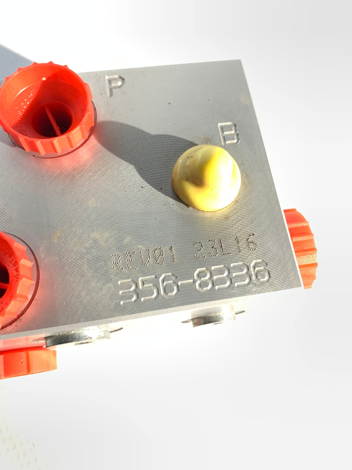 3568336 VALVE