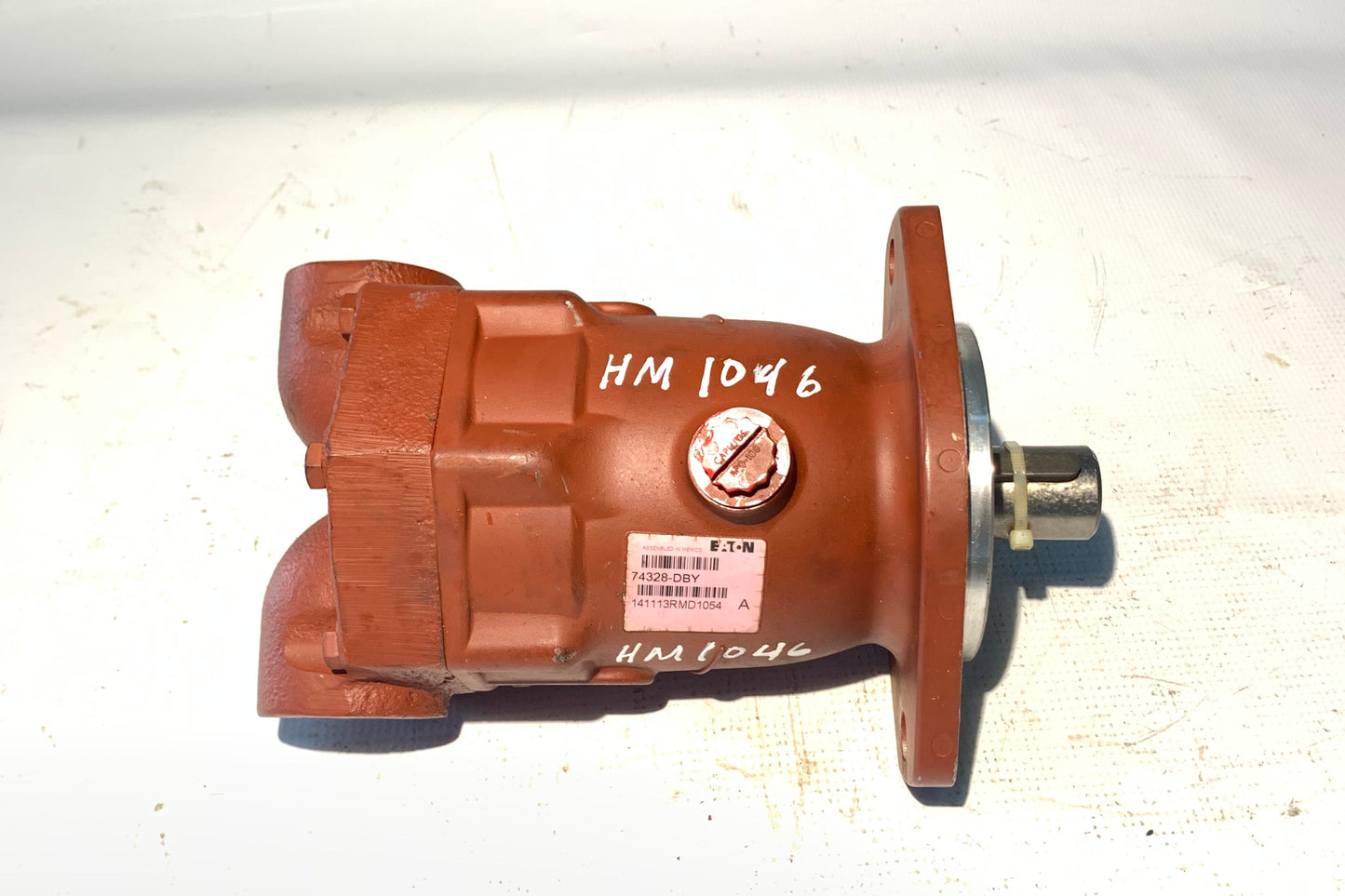 HM1046